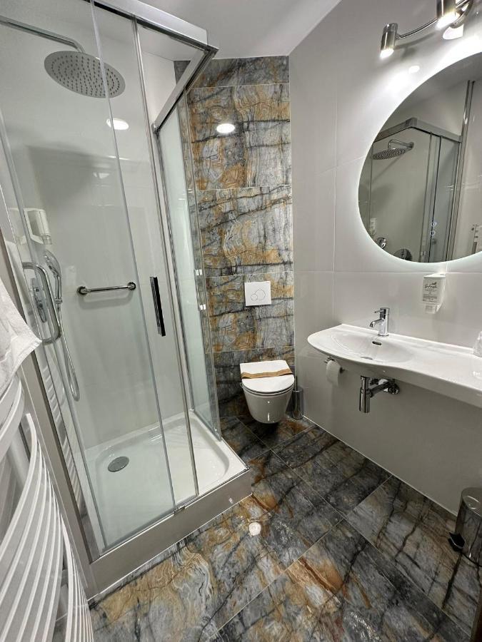 Hotel Kresowianka Конин Экстерьер фото