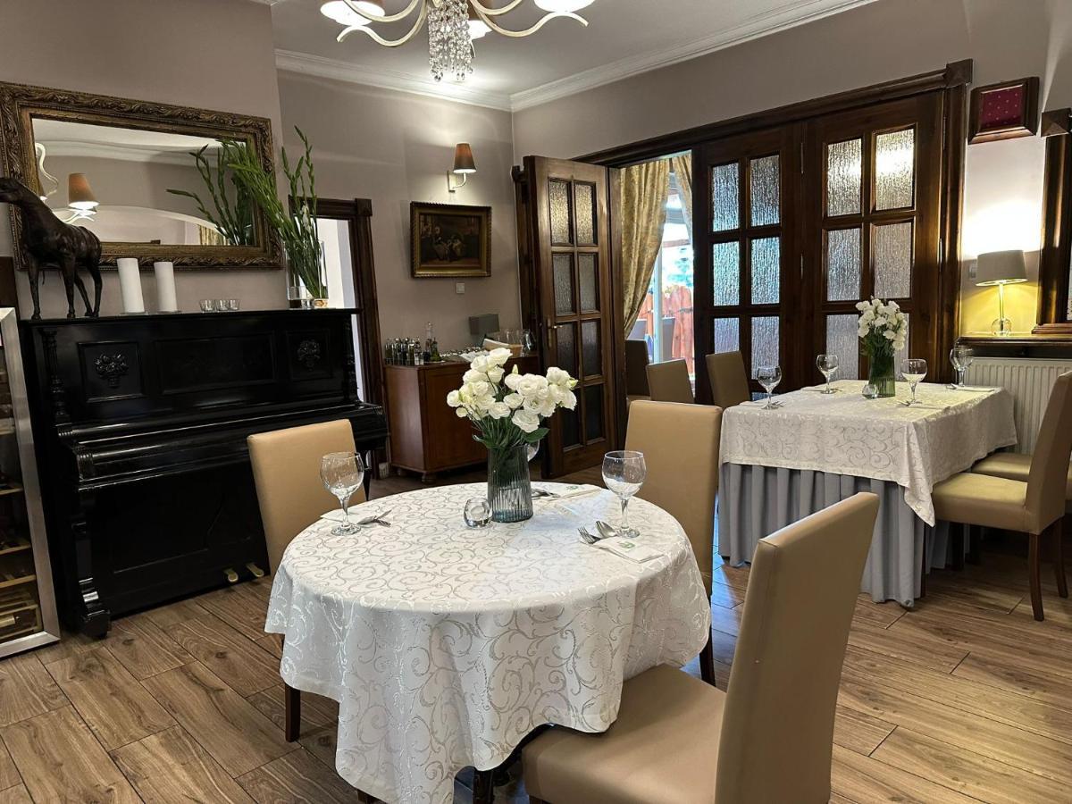 Hotel Kresowianka Конин Экстерьер фото