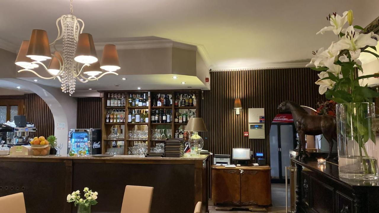 Hotel Kresowianka Конин Экстерьер фото