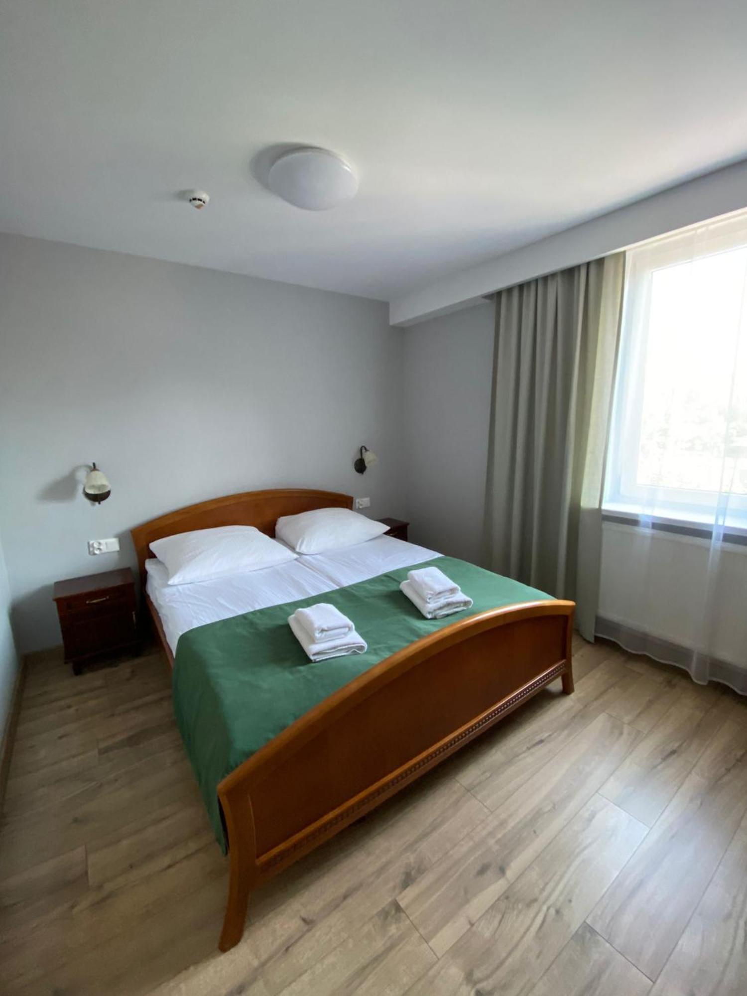 Hotel Kresowianka Конин Экстерьер фото