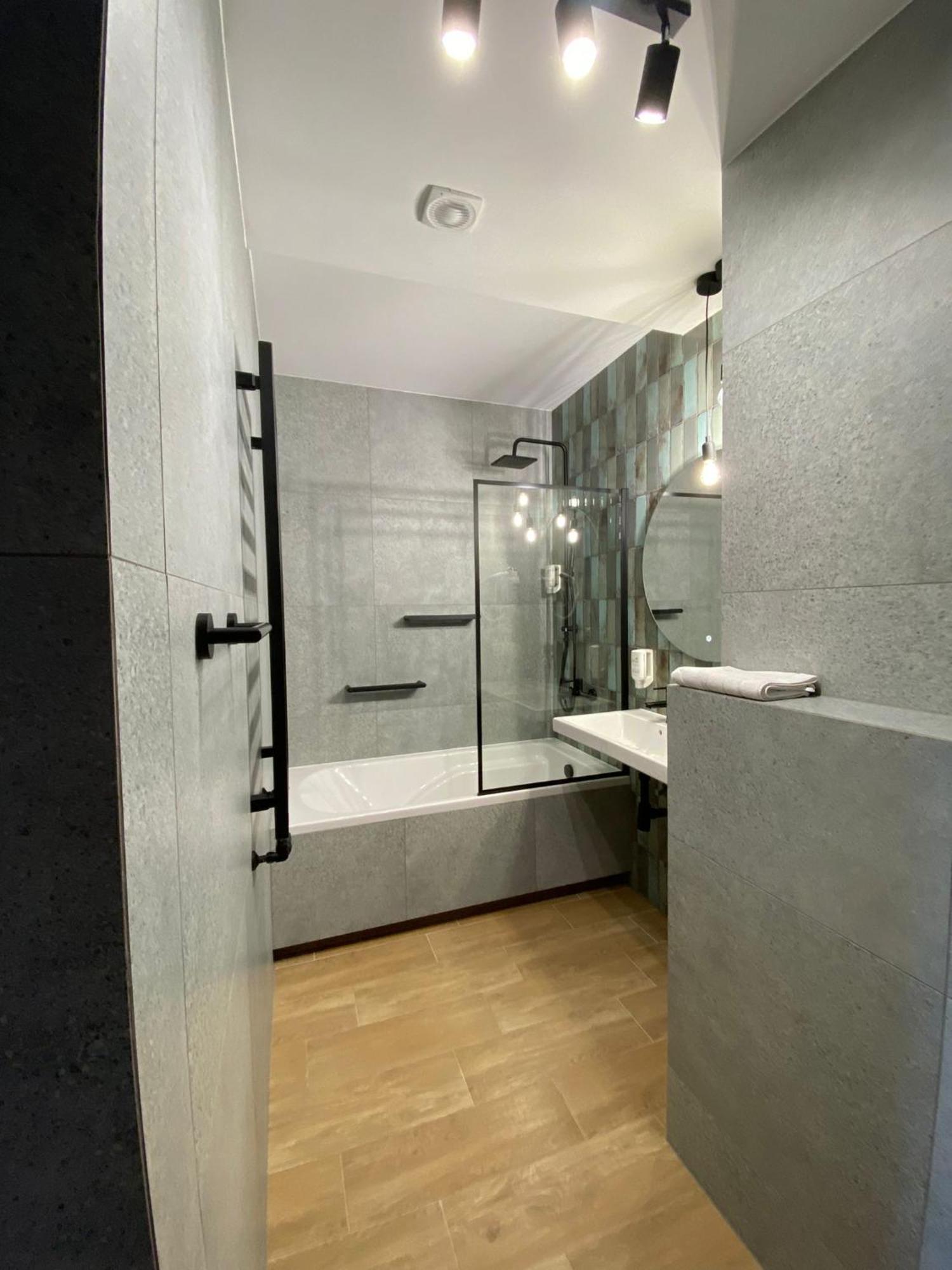Hotel Kresowianka Конин Экстерьер фото